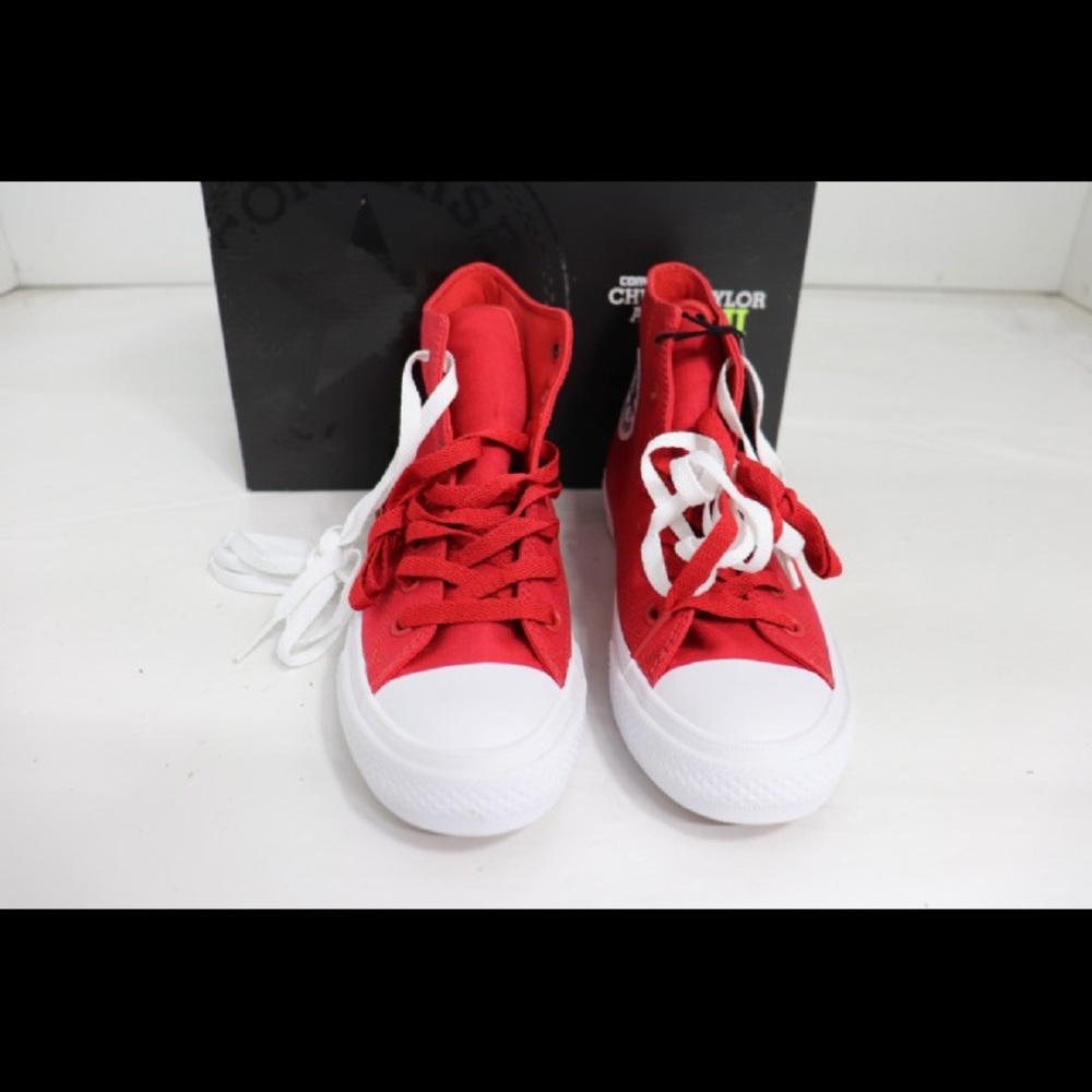 NIB Converse All Star Chuck Taylor II HIGH TOP RED